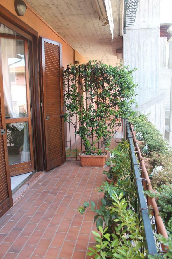 InDesenzano Apartment Desenzano del Garda Exterior foto