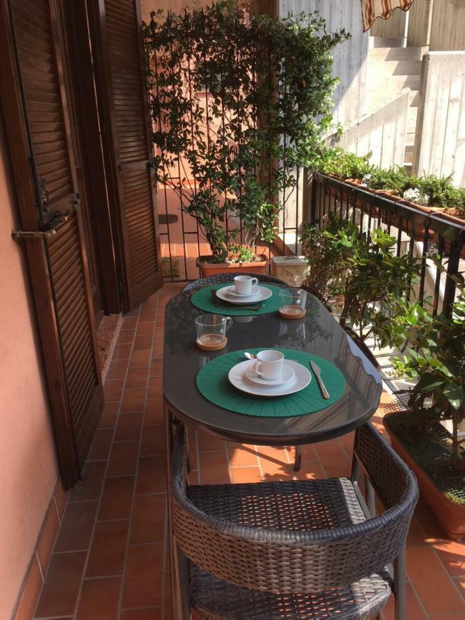 InDesenzano Apartment Desenzano del Garda Exterior foto